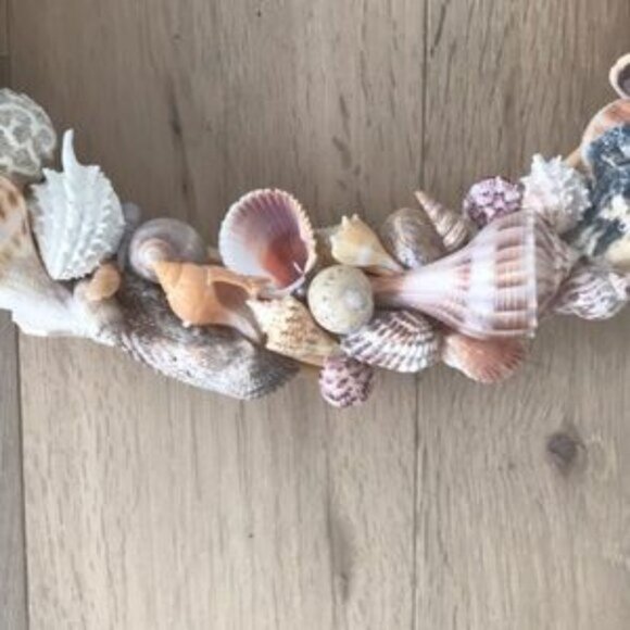Handcrafted SeaShell Wreath - Picture 2 of 5